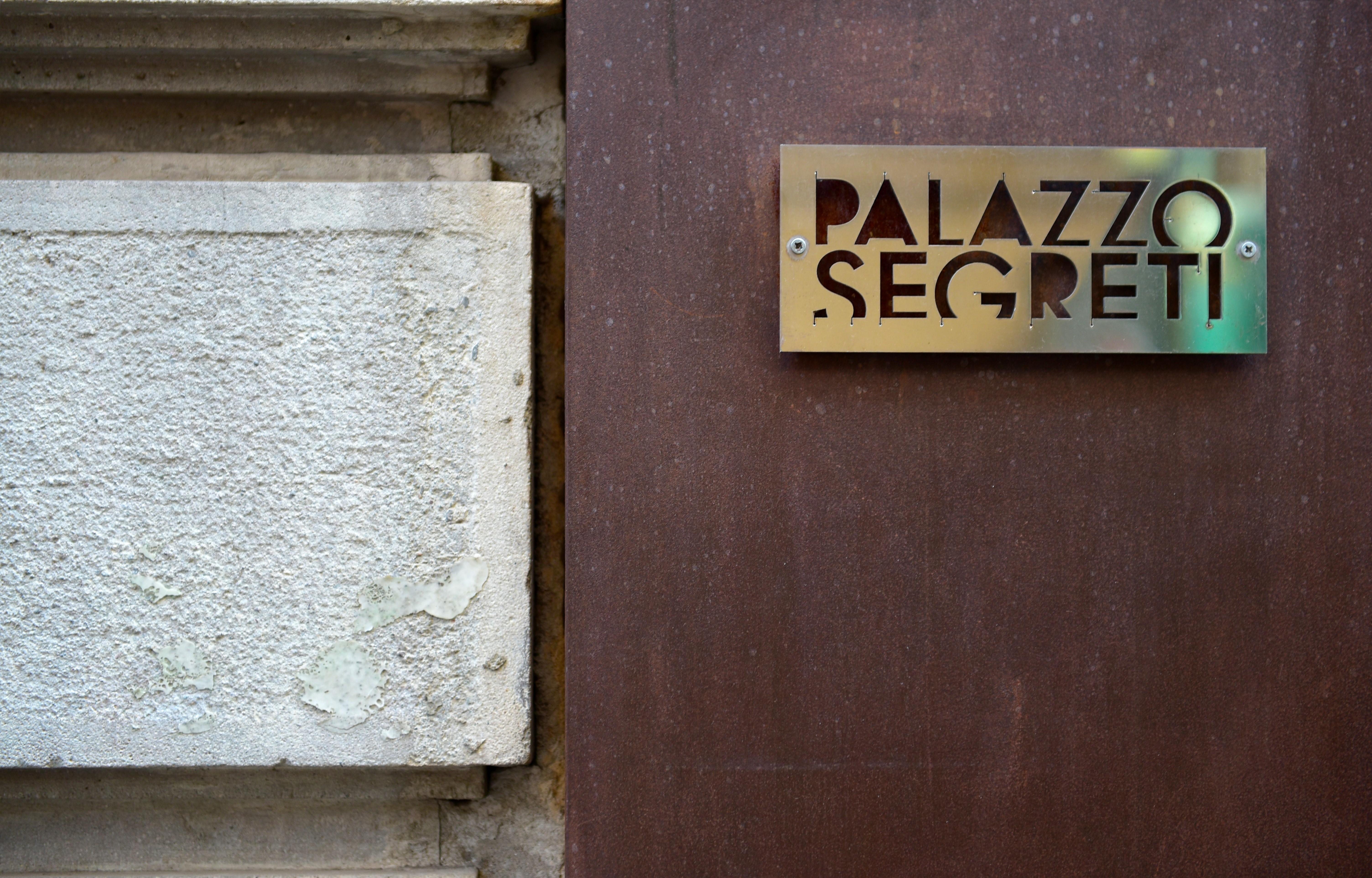 Отель Palazzo Segreti Милан Экстерьер фото