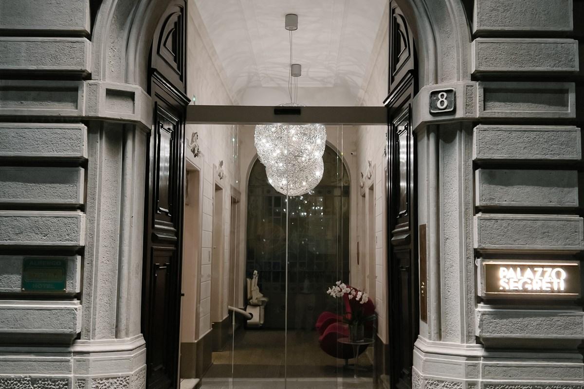 Отель Palazzo Segreti Милан Экстерьер фото